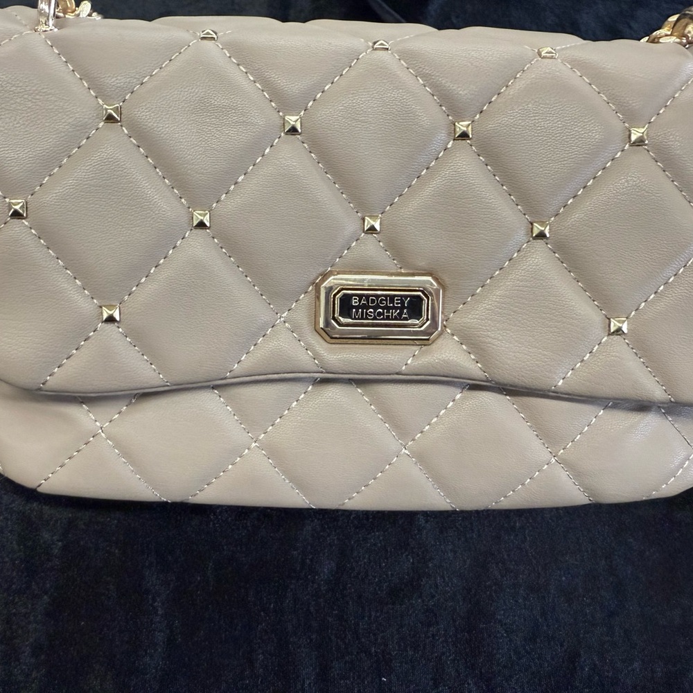 Badgley Mischka Quilted tan shoulder/CrossbodyBag - Picture 9 of 13